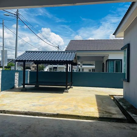 Villa Pool Kepala Batas Kampong Hilir  Exterior photo