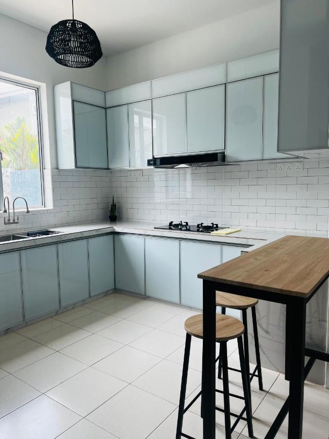 Villa Pool Kepala Batas Kampong Hilir  Exterior photo